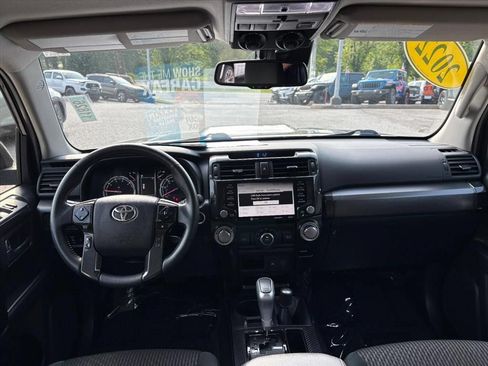 Used 2022 Toyota 4Runner TRD Off-Road AWD/4WD image 6