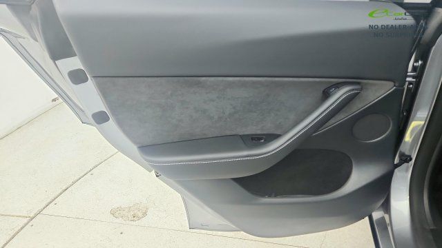 Used 2025 Tesla Model Y Long Range RWD image 32