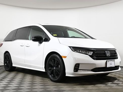 Used 2023 Honda Odyssey Sport image 9