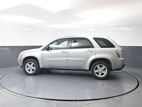Used 2005 Chevrolet Equinox LT w/ Preferred Equipment Group AWD/4WD image 8