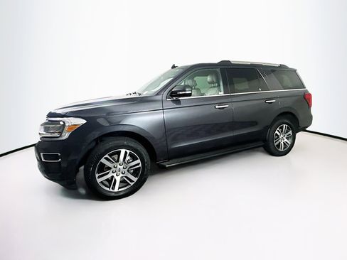 Used 2024 Ford Expedition Limited image 4