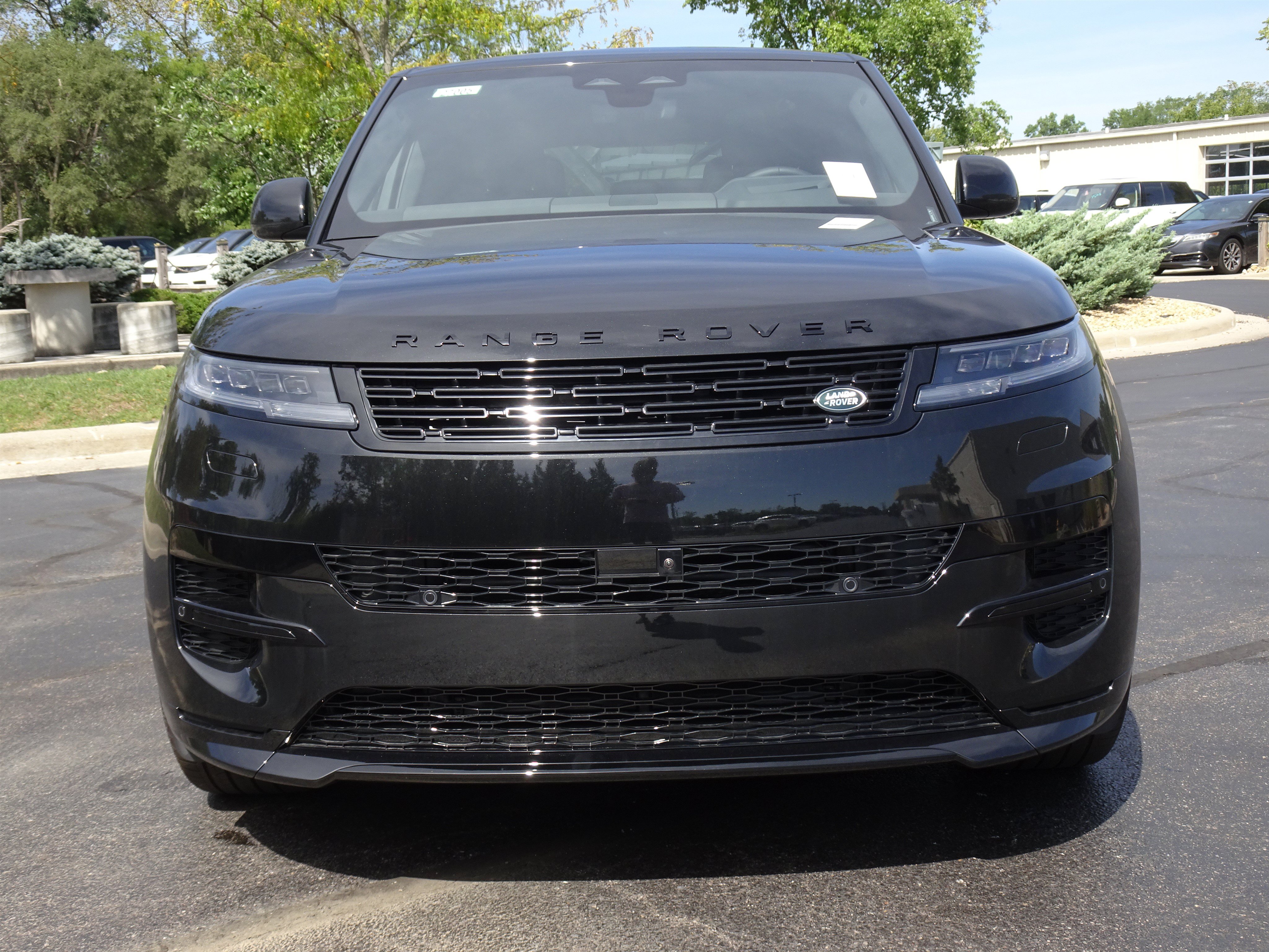 New 2027 Land Rover Range Rover Sport Dynamic SE AWD/4WD image 9