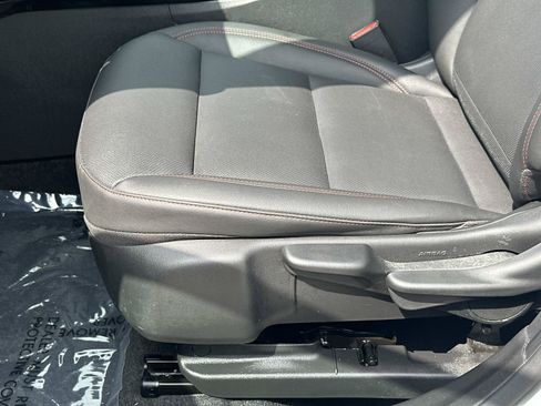 Certified 2024 Chevrolet Trax RS w/ Sunroof Package FWD image 16