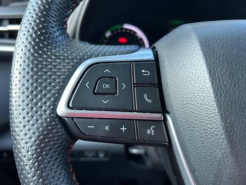 Used 2024 Toyota Sienna XSE FWD image 21