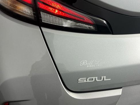 Used 2025 Kia Soul LX image 11