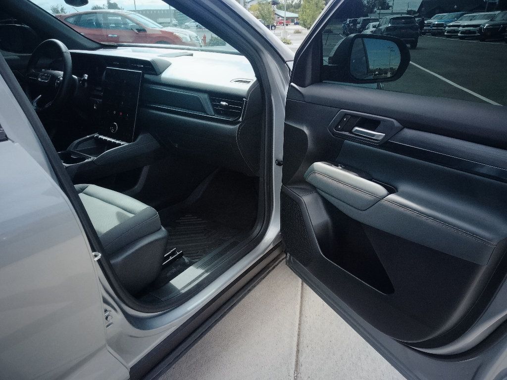 Used 2026 GMC Terrain AT4 AWD/4WD image 13