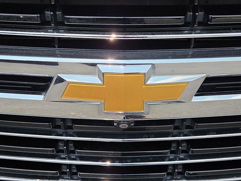 Used 2024 Chevrolet Tahoe LT w/ Luxury Package RWD image 11