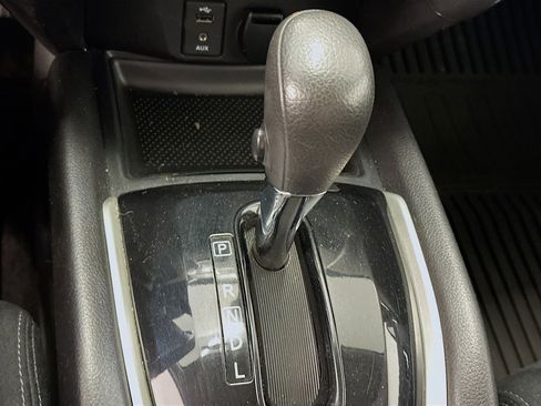 Used 2014 Nissan Rogue S AWD/4WD image 24