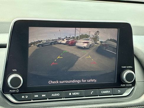 Used 2025 Nissan Rogue SV AWD/4WD image 33