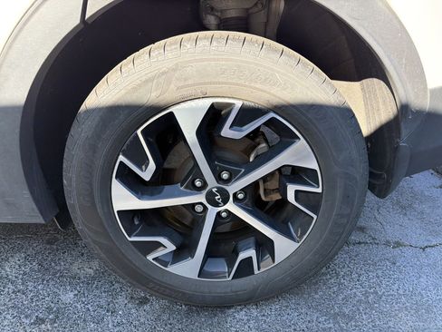 Used 2023 Kia Sportage EX w/ EX Premium Package image 13