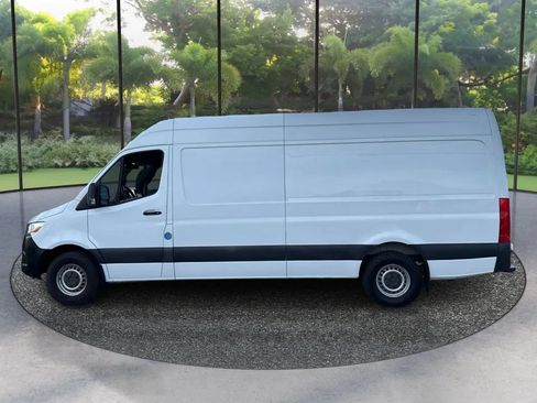Used 2019 Mercedes-Benz Sprinter 170 Cargo image 8