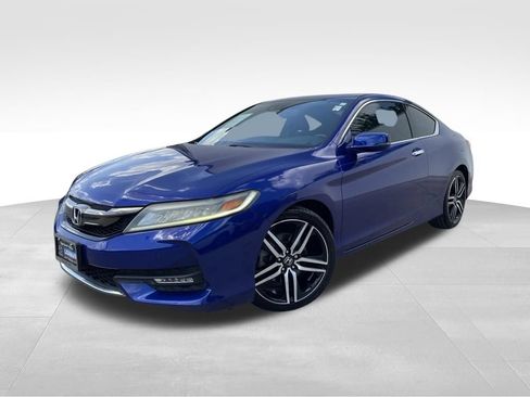 Used 2017 Honda Accord Touring image 1