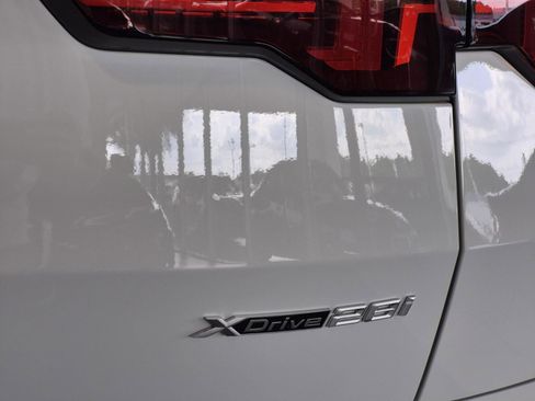 New 2026 BMW X2 xDrive28i w/ M Sport Package AWD/4WD image 8