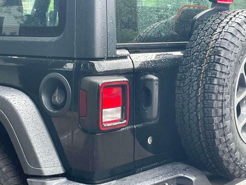 Used 2022 Jeep Wrangler Sport AWD/4WD image 11
