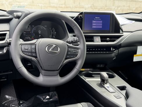 New 2026 Lexus UX 300h FWD image 28