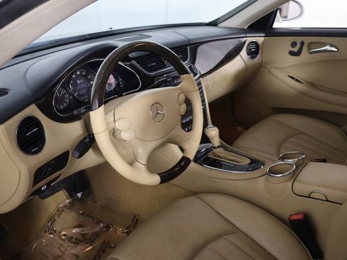 Used 2007 Mercedes-Benz CLS 550 image 24
