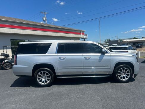 Used 2019 GMC Yukon XL Denali RWD image 4