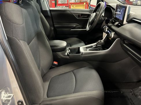Used 2023 Toyota RAV4 LE FWD image 28