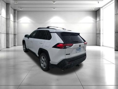 Used 2020 Toyota RAV4 XLE w/ XLE Grade Weather Package AWD/4WD image 4