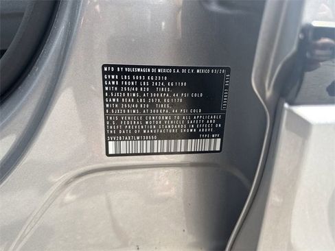 Used 2020 Volkswagen Tiguan SE R-Line image 34