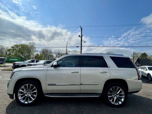 Used 2015 Cadillac Escalade Luxury AWD/4WD image 6