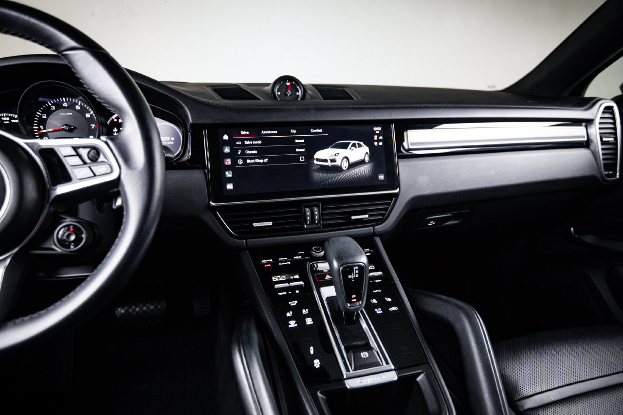 Certified 2023 Porsche Cayenne Platinum Edition AWD/4WD image 19