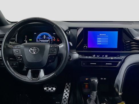 Used 2025 Toyota Camry SE w/ Convenience Package FWD image 19