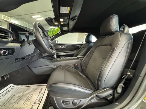 Used 2024 Ford Mustang Convertible image 18