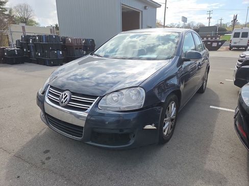 Used 2010 Volkswagen Jetta Limited Edition FWD image 9