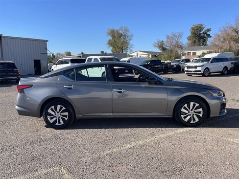Used 2024 Nissan Altima 2.5 S image 6