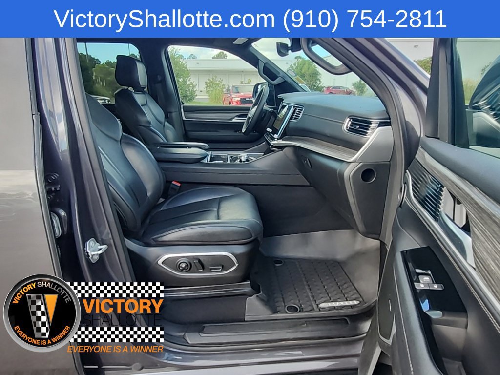 Certified 2024 Jeep Wagoneer Series II AWD/4WD image 30