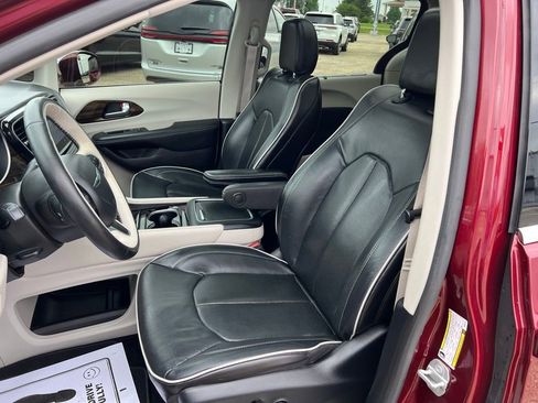 Used 2021 Chrysler Pacifica Limited w/ Premium & Safety Sphere Group AWD/4WD image 31
