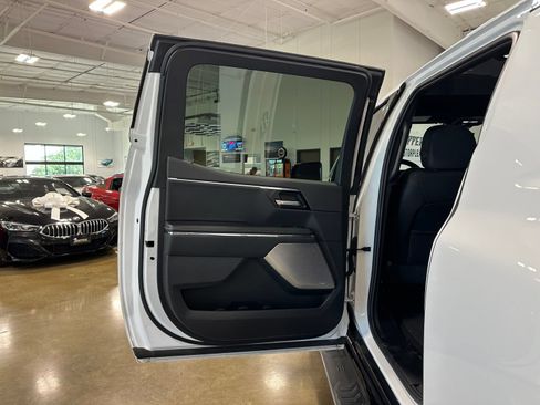 Used 2025 GMC Sierra EV Denali AWD/4WD image 36