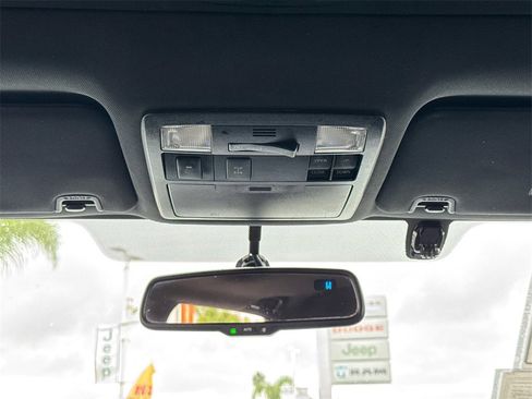 Used 2017 Toyota Tacoma TRD Off-Road image 23