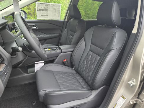 New 2026 Nissan Rogue Platinum AWD/4WD image 10