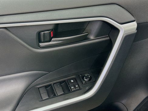 Used 2025 Toyota RAV4 LE image 15
