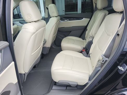 Certified 2023 Cadillac XT6 Premium Luxury w/ Technology Package AWD/4WD image 11