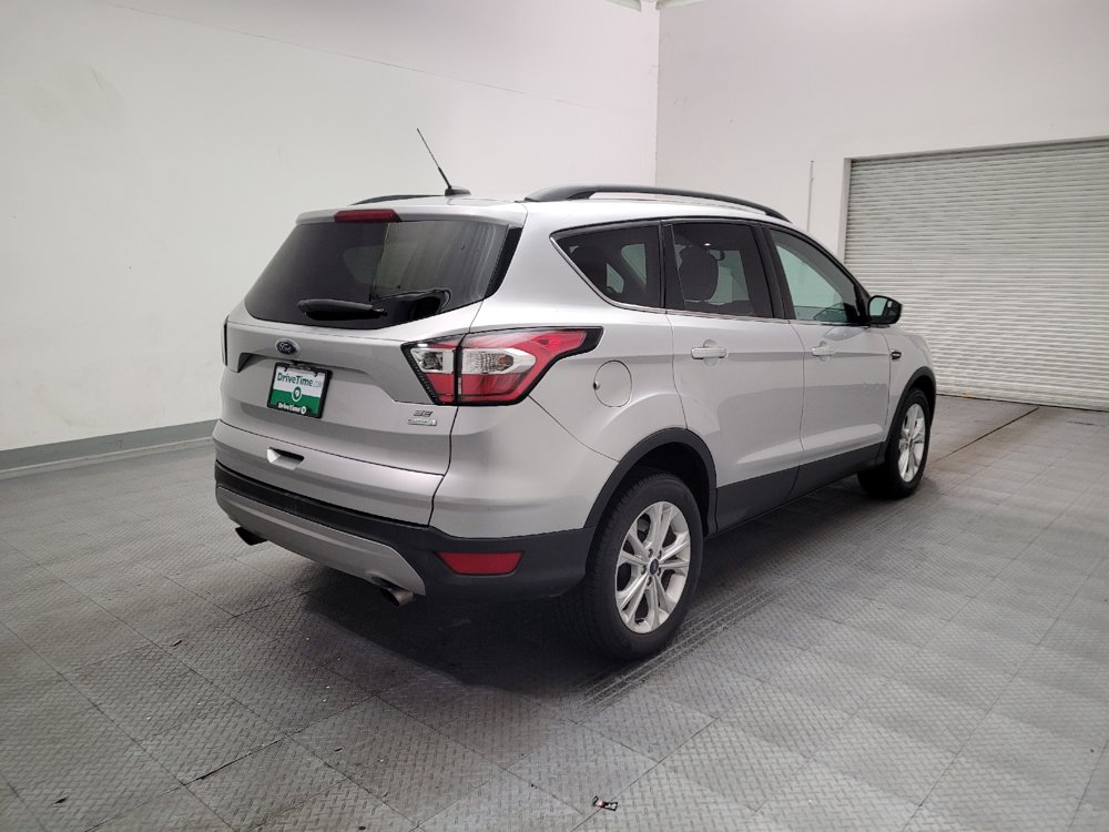 Used 2018 Ford Escape SE FWD image 9