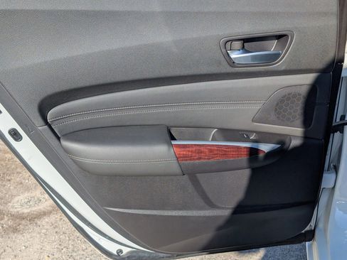 Used 2016 Acura TLX V6 w/ Technology Package image 36