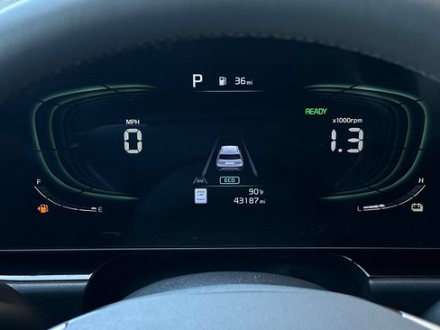 Used 2023 Kia Niro EX Touring FWD image 24