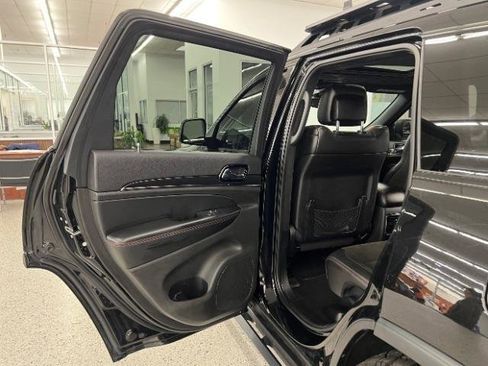 Used 2019 Jeep Grand Cherokee Trailhawk AWD/4WD image 37