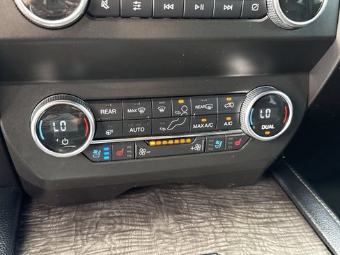 Used 2021 Ford Expedition Max Limited RWD image 30