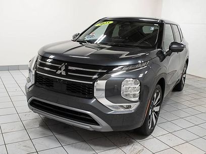 Used 2025 Mitsubishi Outlander SE