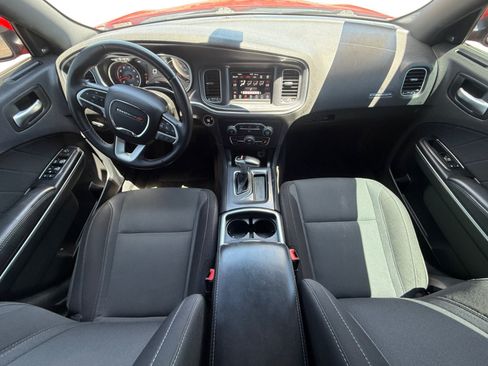 Used 2017 Dodge Charger SXT RWD image 12
