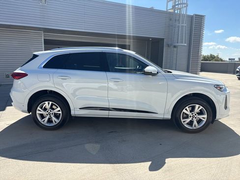 Certified 2025 Audi Q5 Premium w/ Convenience Package AWD/4WD image 4