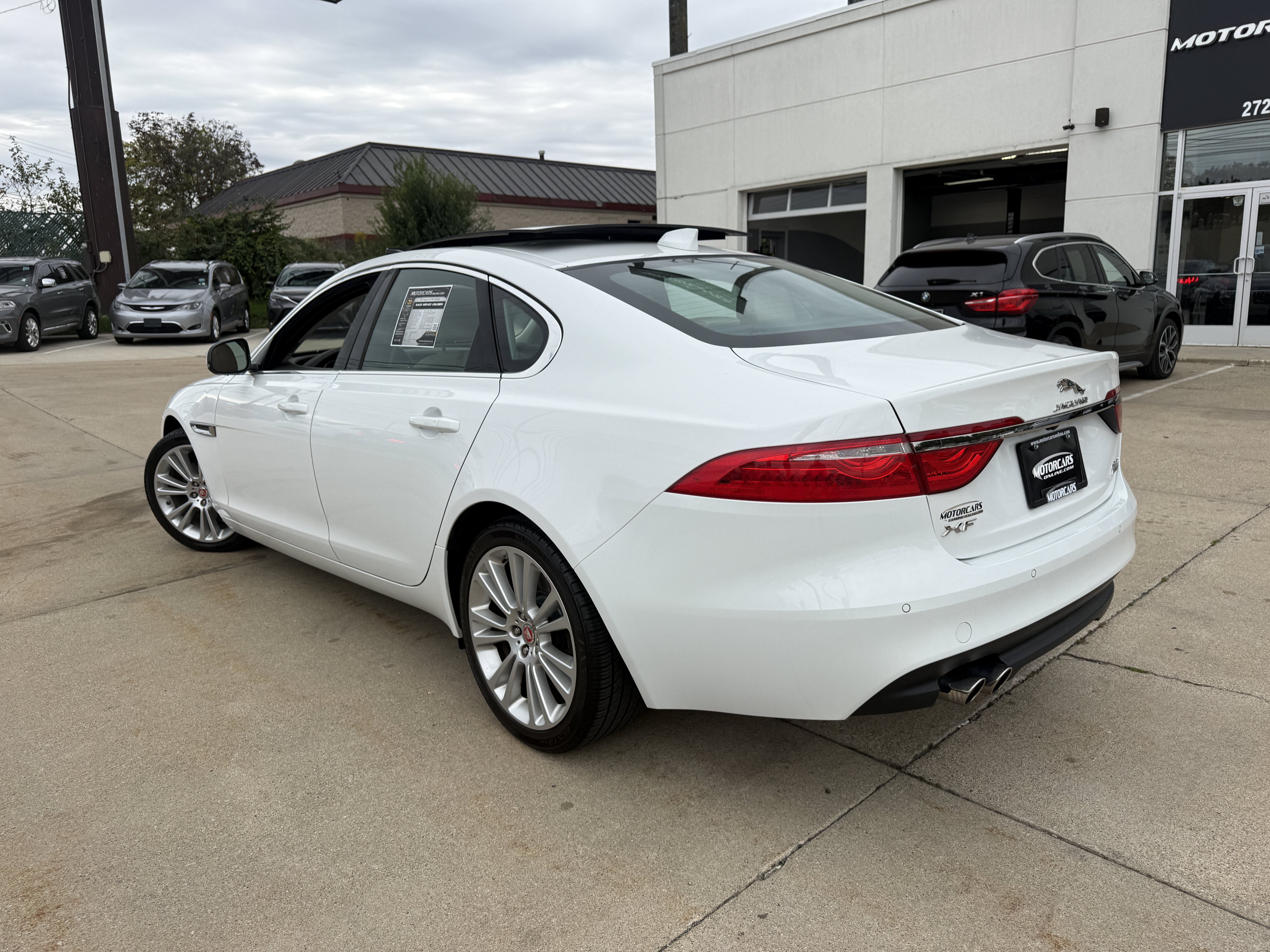 Used 2017 Jaguar XF Prestige AWD/4WD image 6