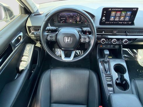 Used 2024 Honda Civic Touring image 16