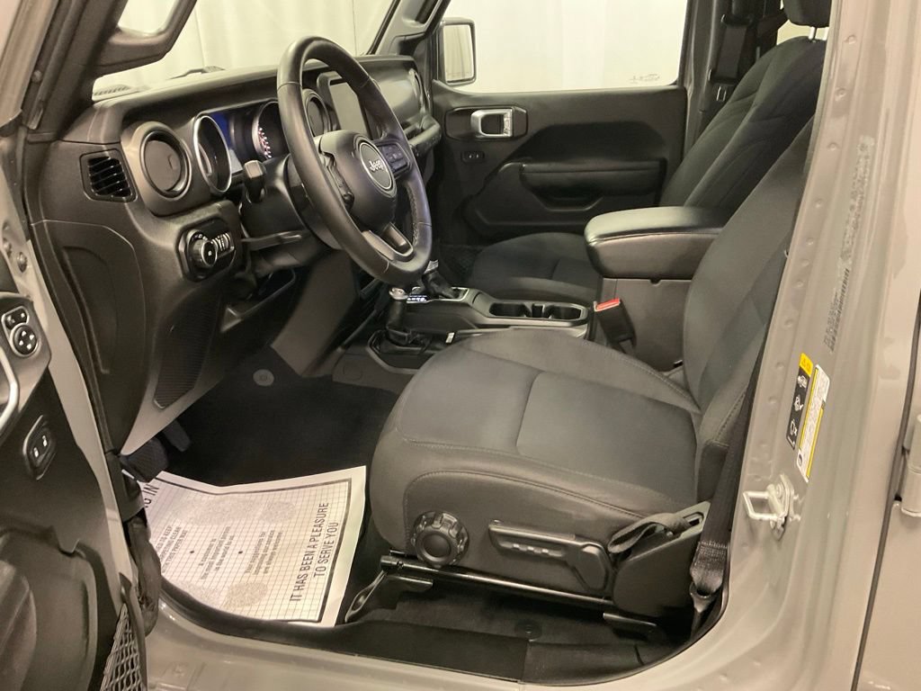 Used 2022 Jeep Wrangler Unlimited Sport AWD/4WD image 4