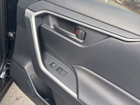 Used 2021 Toyota RAV4 SE w/ Weather & Moonroof Package image 15