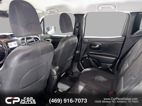 Used 2017 Jeep Renegade Altitude FWD image 19
